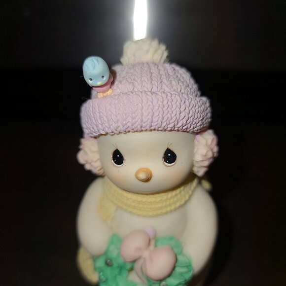Precious Moments Snowgirl with light up wreath - Picture 4 of 7